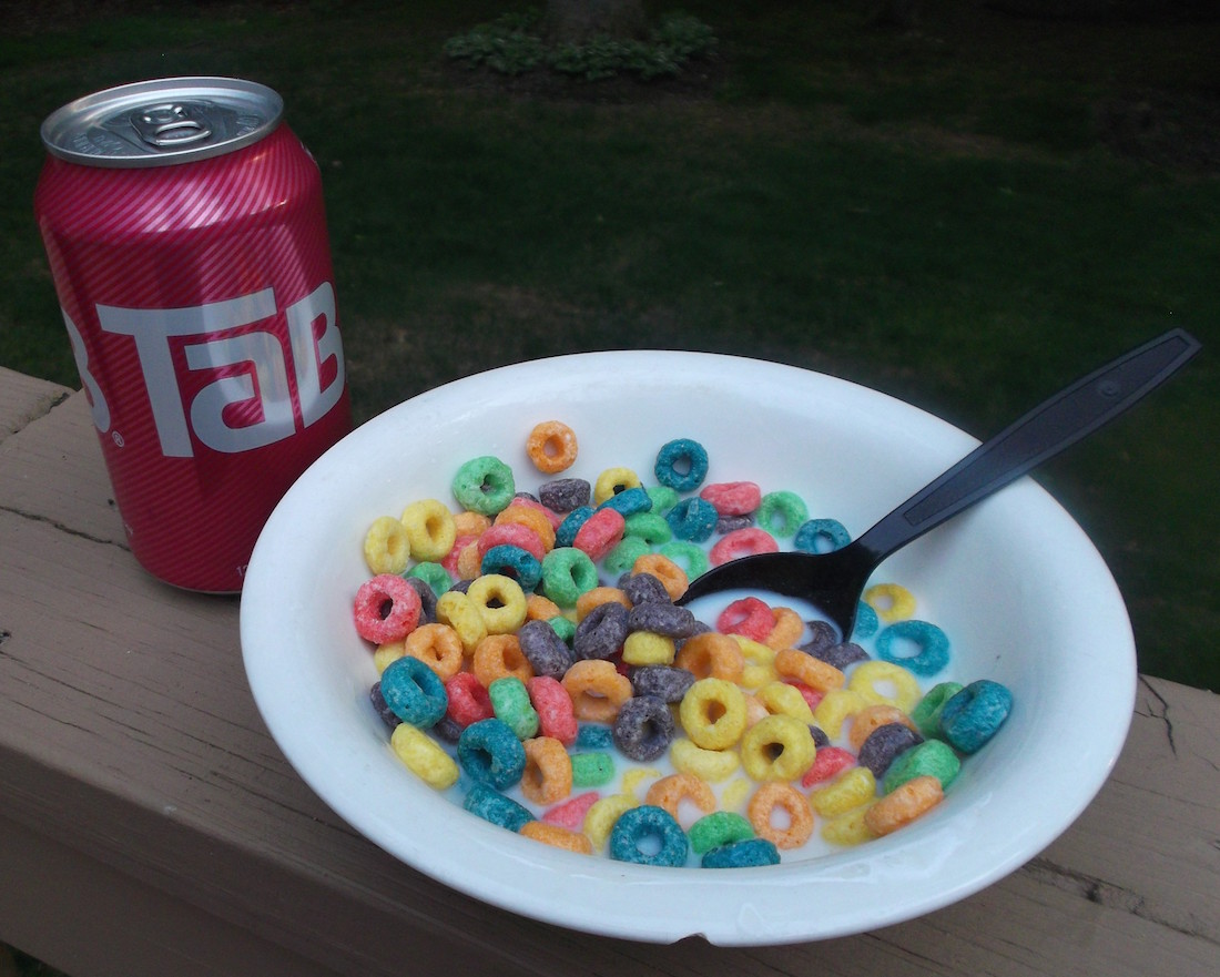 QUICK REVIEW: Kellogg's Wild Berry Froot Loops Cereal - The Impulsive Buy
