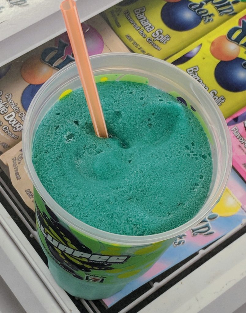 7-Eleven Cap'n Crunch's Crunch Berry Slurpee REVIEW!